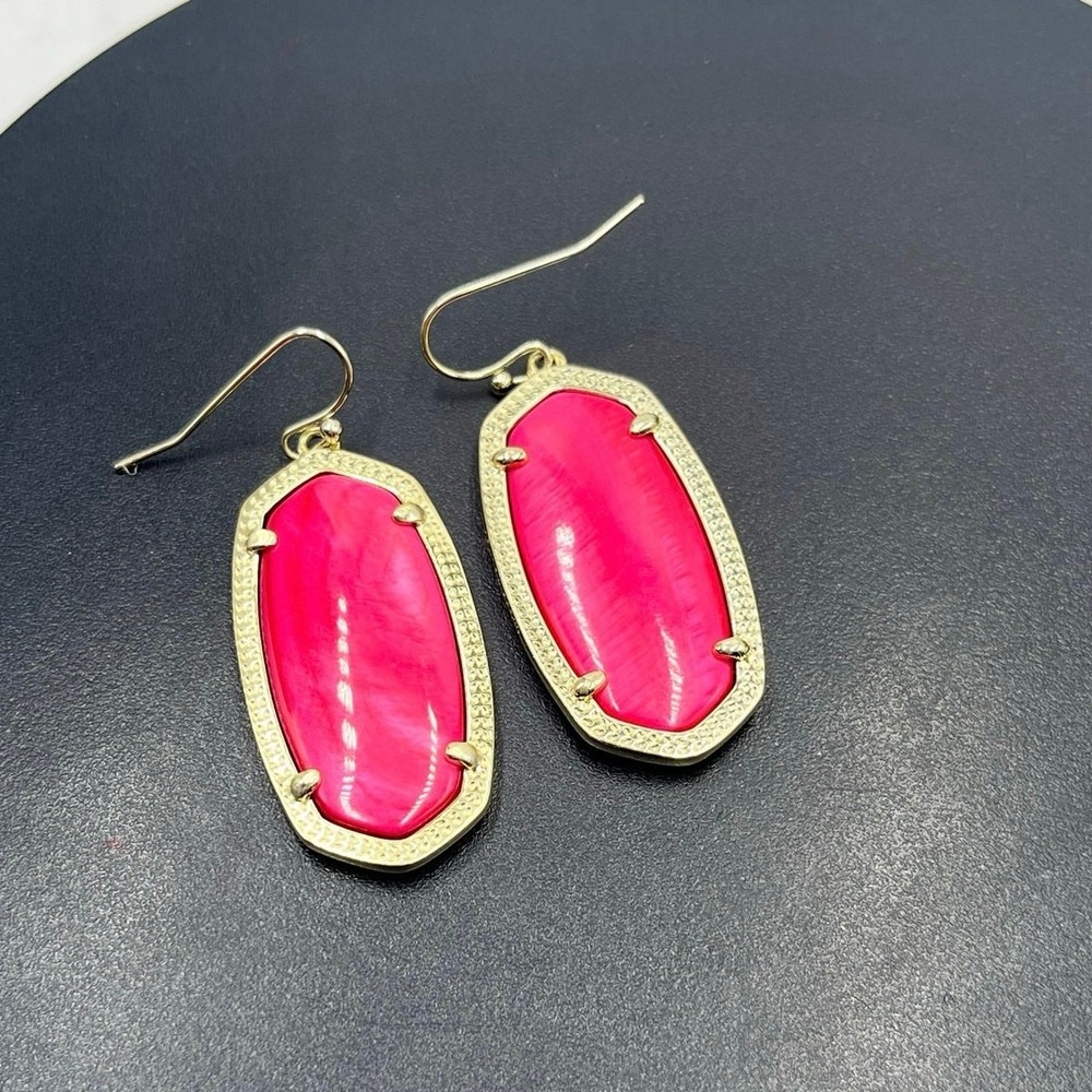 Kendra Scott Elle Neon Hot Pink MOP Gold Dangle Drop Statement Jewelry Earring